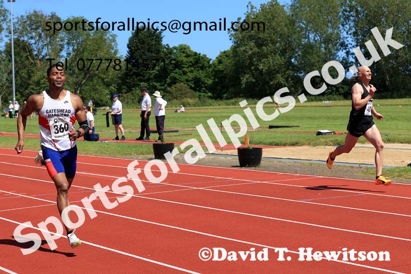 Mens 200 metres, 2024 NE Masters Track and Field Champs., Monkton Stadium, Jarrow.  Photo: David T. Hewitson/Sports for All Pics